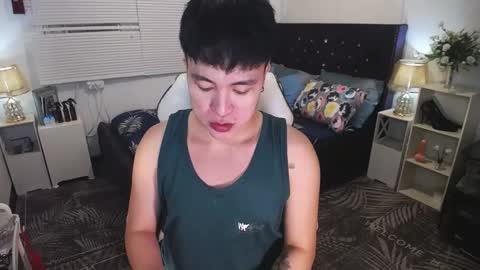 Snapshot of yourlivingonurdream chatting on February 15, 12:54 pm -- online show from February 15, 12:54 pm