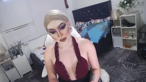 Snapshot of yourlivingonurdream chatting on March 6, 9:36 am -- online show from March 6, 9:36 am