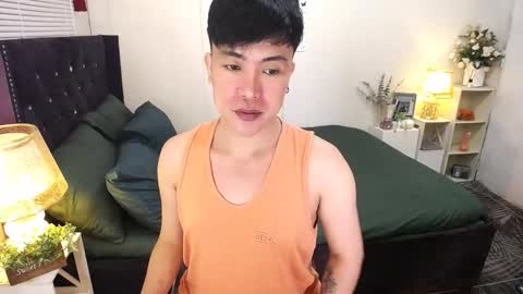 Snapshot of yourlivingonurdream chatting on September 19, 2:51 pm -- online show from September 19, 2:51 pm