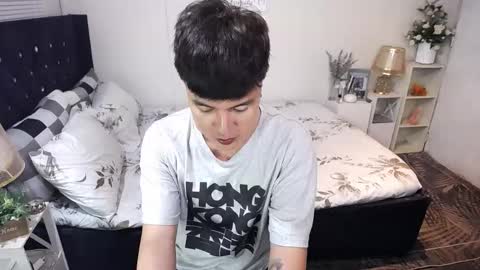 Snapshot of yourlivingonurdream chatting on November 24, 9:53 am -- online show from November 24, 9:53 am