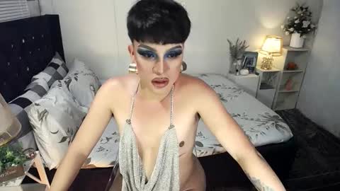 Snapshot of yourlivingonurdream chatting on November 25, 6:41 pm -- online show from November 25, 6:41 pm