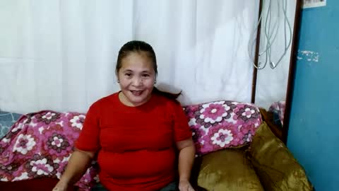 Snapshot of yourlove_regine chatting on February 15, 8:33 am Regine online show from February 15, 8:33 am