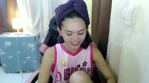 Snapshot of yourlovelytranspinay chatting on January 16, 1:58 am your lovely Dina online show from January 16, 1:58 am