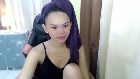 Snapshot of yourlovelytranspinay chatting on January 21, 1:18 am your lovely Dina online show from January 21, 1:18 am