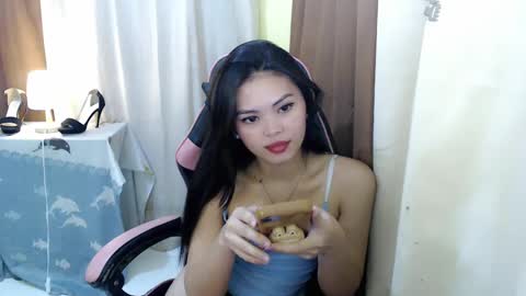 Snapshot of yourlovelytranspinay chatting on February 20, 3:56 am your lovely Dina online show from February 20, 3:56 am