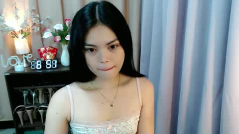 Snapshot of yourlovelytranspinay chatting on October 2, 10:50 pm your lovely Dina online show from October 2, 10:50 pm