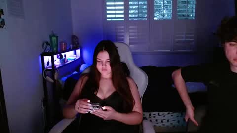 yourmila1 online show from February 17, 1:57 am