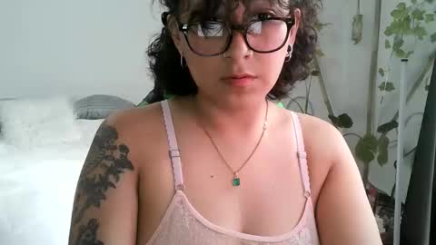 Snapshot of yourownerserena chatting on November 25, 8:09 pm Serena online show from November 25, 8:09 pm