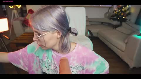                                                      online show from December 13, 8:09 am