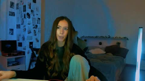 Snapshot of yourrdanceteacher chatting on October 22, 7:35 pm Eva online show from October 22, 7:35 pm