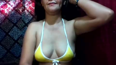 Snapshot of yourshygirl82 chatting on January 17, 6:47 am im MAY online show from January 17, 6:47 am
