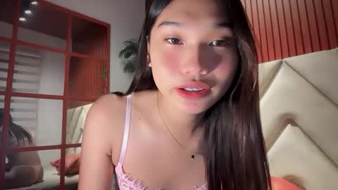 yoursluttyashxx online show from April 8, 5:46 pm
