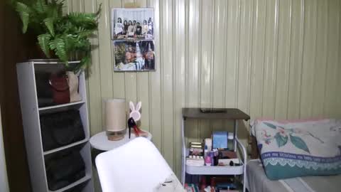 yoursubmissive_larah online show from April 26, 6:55 am