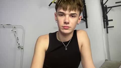 Snapshot of yoursweetyguy chatting on November 4, 4:28 pm yoursweetyguy online show from November 4, 4:28 pm