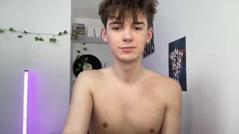 yoursweetyguy online show from April 16, 1:45 pm