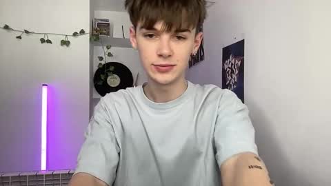 yoursweetyguy online show from April 17, 3:26 pm