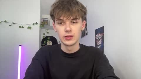 yoursweetyguy online show from April 21, 2:34 pm