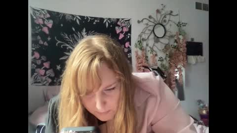 Snapshot of yourthickgingergoddess chatting on February 4, 8:38 pm yourthickgingergoddess online show from February 4, 8:38 pm