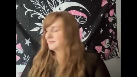 Snapshot of yourthickgingergoddess chatting on February 22, 5:46 pm yourthickgingergoddess online show from February 22, 5:46 pm