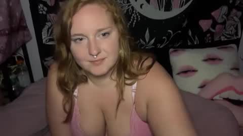 Snapshot of yourthickgingergoddess chatting on September 28, 5:46 am yourthickgingergoddess online show from September 28, 5:46 am