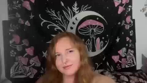 Snapshot of yourthickgingergoddess chatting on October 13, 11:49 pm yourthickgingergoddess online show from October 13, 11:49 pm