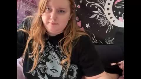 Snapshot of yourthickgingergoddess chatting on November 4, 4:06 pm yourthickgingergoddess online show from November 4, 4:06 pm