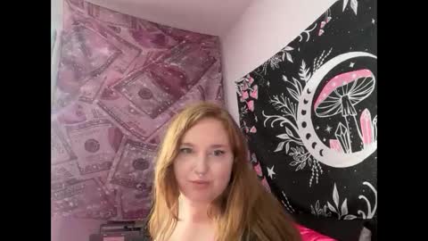 Snapshot of yourthickgingergoddess chatting on December 3, 6:06 pm yourthickgingergoddess online show from December 3, 6:06 pm
