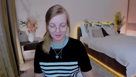 Snapshot of youruniverser chatting on September 14, 11:09 am Alice online show from September 14, 11:09 am