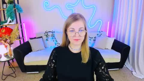 Snapshot of youruniverser chatting on September 19, 9:43 am Alice online show from September 19, 9:43 am