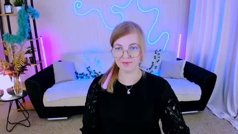 Snapshot of youruniverser chatting on September 26, 9:57 am Alice online show from September 26, 9:57 am