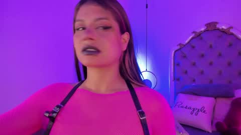 Val online show from May 20, 8:04 pm