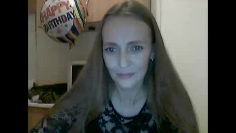 Snapshot of youur_light chatting on November 7, 6:19 pm Youur light online show from November 7, 6:19 pm