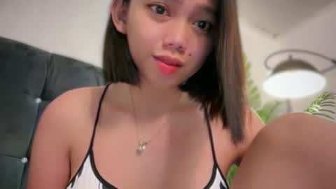 Snapshot of yowginethegreat chatting on February 21, 3:10 pm YowgineTheGreat online show from February 21, 3:10 pm