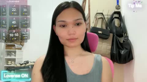 yrdrmgrl_jennie26 online show from April 22, 10:00 pm