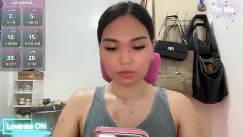yrdrmgrl_jennie26 online show from May 3, 8:04 pm