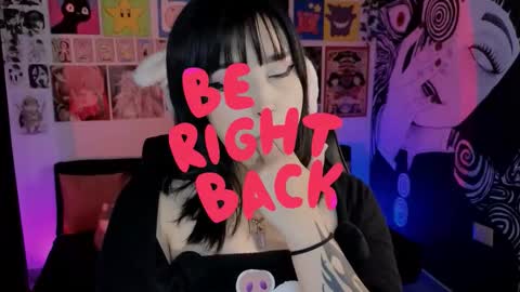    rawr   Anne Independent model      online show from September 25, 6:22 pm