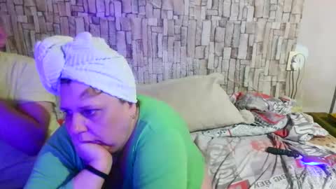 Snapshot of yulia1979 chatting on December 14, 12:32 pm Yula online show from December 14, 12:32 pm