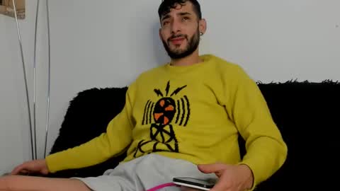 Snapshot of yulianpereira25 chatting on December 22, 11:00 am yulian 2811 online show from December 22, 11:00 am