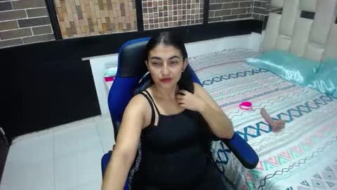 Snapshot of yuliet_latin69 chatting on November 11, 1:33 pm Yulieth online show from November 11, 1:33 pm
