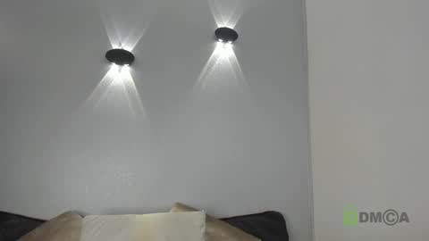 yulievans online show from January 3, 8:22 pm