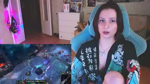 Snapshot of yum_neko_chan chatting on January 22, 8:49 pm Kris online show from January 22, 8:49 pm