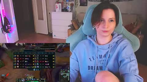 Snapshot of yum_neko_chan chatting on February 11, 7:16 pm Kris online show from February 11, 7:16 pm