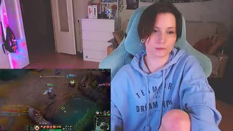 Snapshot of yum_neko_chan chatting on February 11, 10:18 pm Kris online show from February 11, 10:18 pm