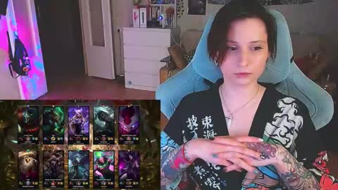 Snapshot of yum_neko_chan chatting on February 12, 7:24 pm Kris online show from February 12, 7:24 pm