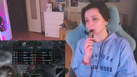 Snapshot of yum_neko_chan chatting on February 22, 7:47 pm Kris online show from February 22, 7:47 pm