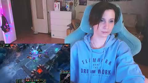 Snapshot of yum_neko_chan chatting on February 25, 8:09 pm Kris online show from February 25, 8:09 pm