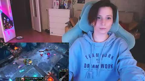 Snapshot of yum_neko_chan chatting on March 3, 6:44 pm Kris online show from March 3, 6:44 pm