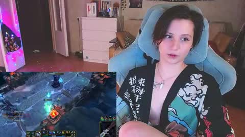 Snapshot of yum_neko_chan chatting on March 4, 7:43 pm Kris online show from March 4, 7:43 pm