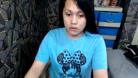 Snapshot of yumi_white chatting on October 2, 3:35 am yumi online show from October 2, 3:35 am