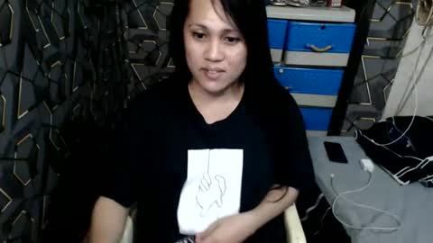 Snapshot of yumi_white chatting on November 4, 5:23 pm yumi online show from November 4, 5:23 pm